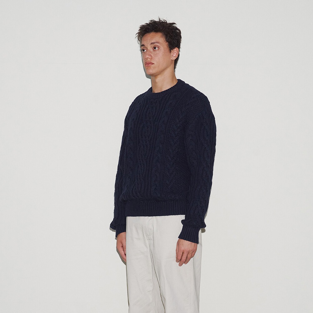 [Worthwhile Movement]   Heavy Cable Sweater Navy